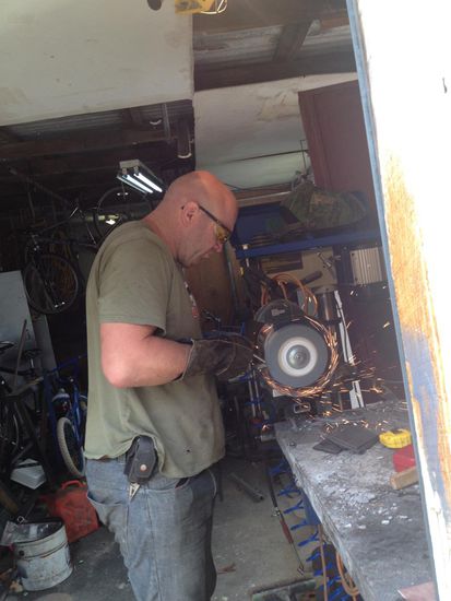 Es wird alles professionell abgeschliffen und vorbereitet