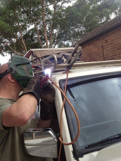 So wirds dann angeschweisst. Hoffe, Heinz, dass das aus Deiner Sicht alles korrekt ist, oder??