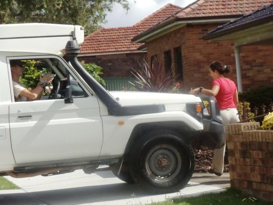 Heute fahren wir unsere Autos ins Depot, um sie in die Container zu verladen