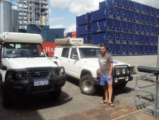 Letztes Foto vor dem Verschiffen. Hoffentlich geht alles gut und die nächsten vier Wochen bin ich ohne mein Auto und nur mit dem Rucksack unterwegs. Tschüss und bis später..