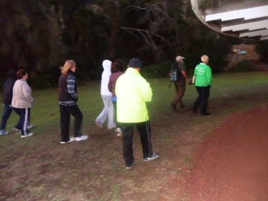 Abmarsch zum Nachtwalk..