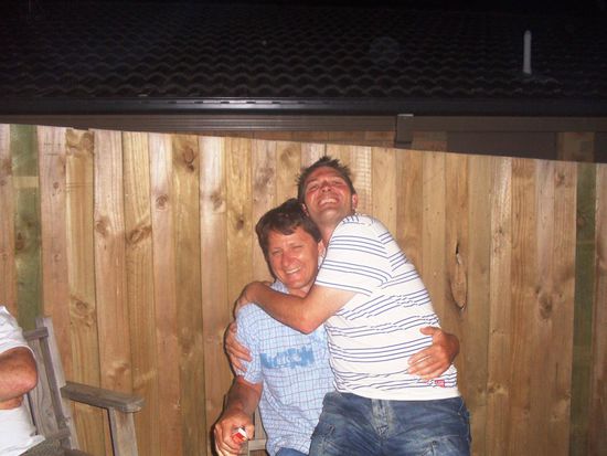 Paul und Ross sind jetzt auch bereit um noch ein Tänzchen im Cally's zu machen