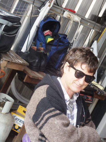 Hier wurde meine Hochzeitsbekleidung diskutiert und natürlich umgesetzt. Im Hintergrund Paul's Schuhe für mich