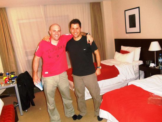 Erstes Abschiedsfoto von Marc und Ronny vor ihrer Weiterreise in den Süden nach Patagonien.