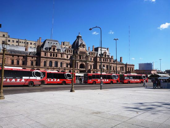 Der Bahnhof von aussen...