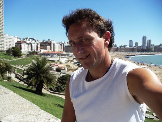 I weiss, isch nit dr Brüller das Foto - aber trotzdäm ,es tschühüss-Föteli und bis zum nögschte Moll.
Patricio