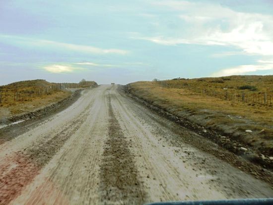 Schlammstrasse in Chile von San Sebastian zum Hafen von Puerto Espora