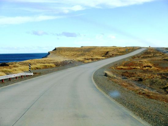 Auf dem Festland in Chile gehts weiter in Richtung Puerto Natales. Ja, auch Chile hat schöne, asphaltierte Strassen