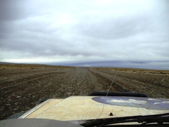 Nach der Grenze gehts wieder den Pass runter