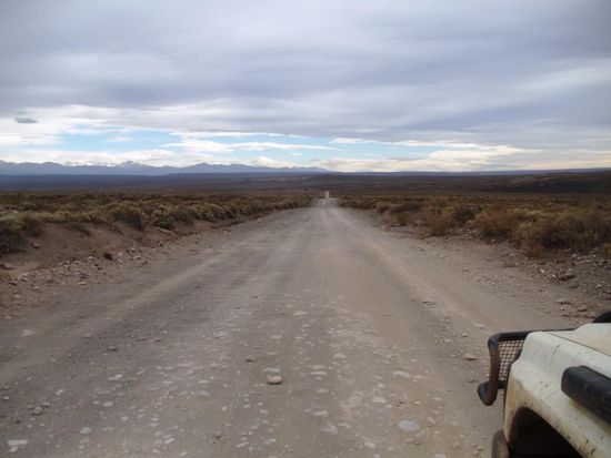 Auf diese Steine muss man besonders aufpassen. "Ein Pneu vergisst Nichts" steht im Betriebshandbuch des Nissan Patrol