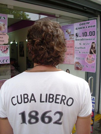 Die erste Bedingung von Donata; Ab zum Frisör - ist okay für zehn Soles