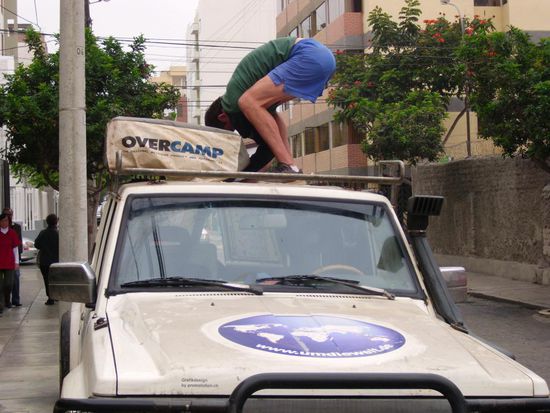 Der Dachträger wird wieder mit dem Zelt,..