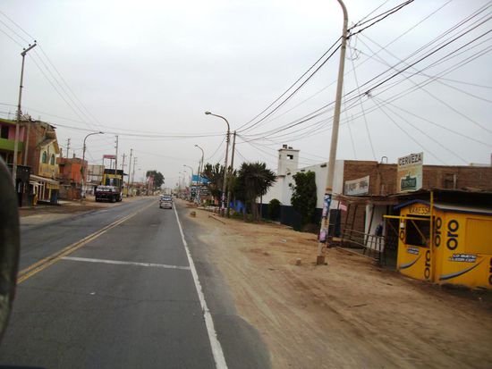 Unterwegs durch verschiedene kleine Ortschaften in Richtung Huacachina