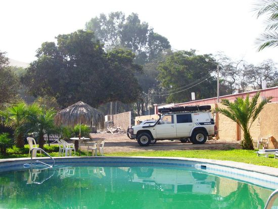 Übernachtungsparkplatz im Hotel Salvatierra in Huacachina