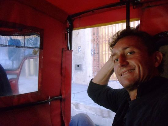 Zurück fuhren wir in einem Dreirad Taxi. War sehr lustig und aufregend durch den dichten Verkehr