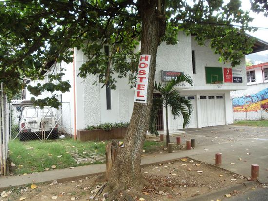 Sicher geparkt hinter Schloss und Riegel im Hostel Casa Blanca in Medellin