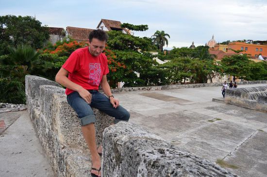 Hab's mir hier oben auf der Stadtmauer bequem gemacht um ein wenig dem Fussballspiel zuzuschauen.
Vielleicht gibt's ja neue, junge Talente zum entdecken