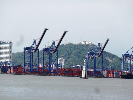 Terminal von Cartagena, wo auch unsere Autos in Container verladen werden