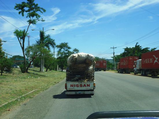 Mein Nissan Kumpel hat hier schwer zu schuften