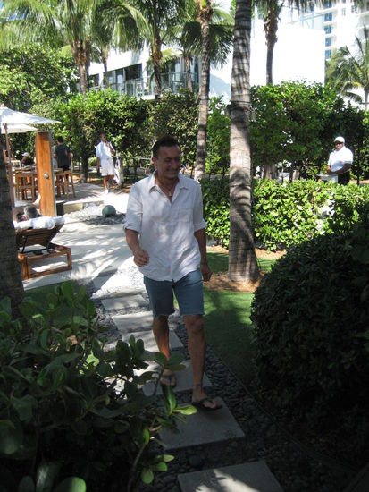 Ankunft im schönen Hotel W an der Pool Bar. Schnappschuss von Monika - Danke!