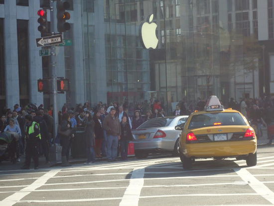 Unglaubliche Menschenmasse. Überall. Big Apple??