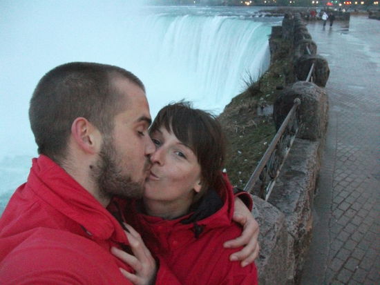 ein typisches foto für die niagarafälle