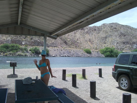 hier dient der fluss auch als grenze, wir waren in arizona und die andere seite war nevada..der staat der spieler!!