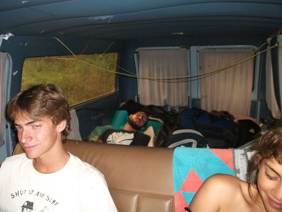 mit uns am weg natuerlich harry..! und ben und sara ein paerchen die sich in monterrey kennengelernt haben vor einigen wochen!!!er ist franzose und sie von panama....!