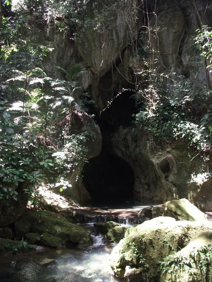 eingang der hoehle