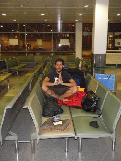 erste nacht in london; sandi beim abendgebet