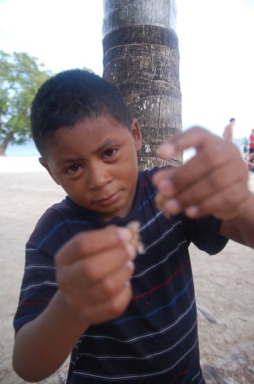 crazy jonathan; witziges buerschchen, der aber hin und wieder aggressive aussetzer hatte und mit seinen 6 jahren immer wieder mit lawrence fighten wollte...
