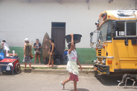 Warten auf den Bus nac Las Penitas