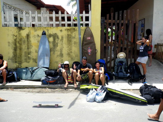 Warten auf den Bus zurueck nach Leon