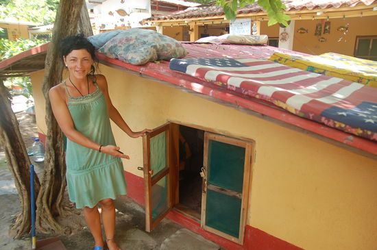 unsere hundehuette at camping mathilda von aussen