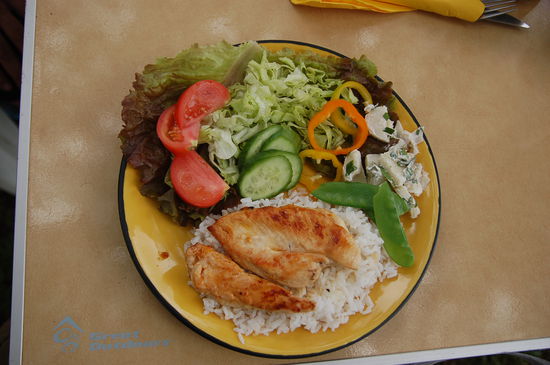 Das Essen mit Zutaten vom hauseigenen Garten...