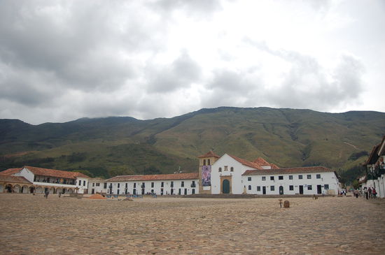 Plaza Central in Villa de Leyva... angeblich der groesste Suedamerikas... hm, kein Plan..