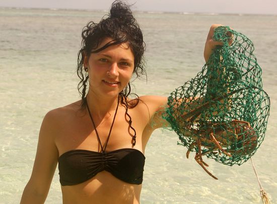 Simone beim Lobsterfangen...