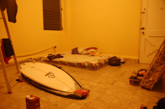 unser zimmer. eher bescheiden aber kostenlos...