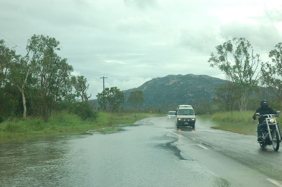 Normales Bild auf dem "Highway" in Richtung Cairns