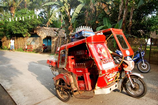 Trycicles everywhere. Fuer 10 Pesos pro Person im Schnitt, also ca. 20 cent, je nach Fahrtdauer...