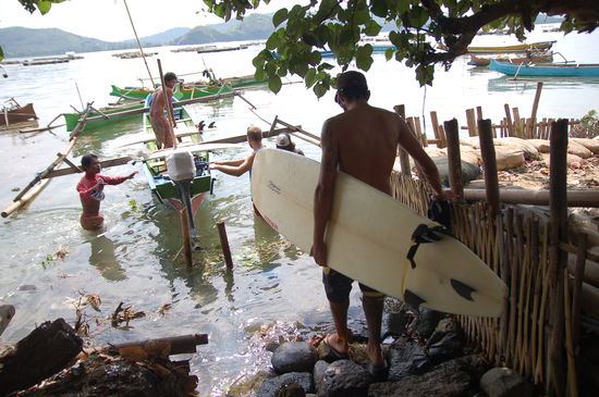 das boot, das uns zum surfspot bringt