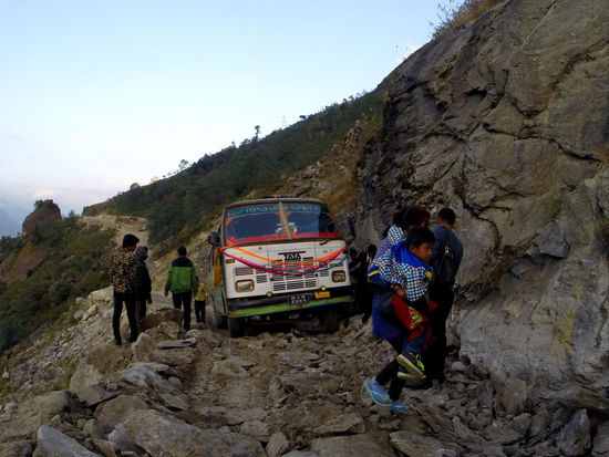 und beim ca. 10 Anlauf schaffts auch unser Bus den Berg hoch