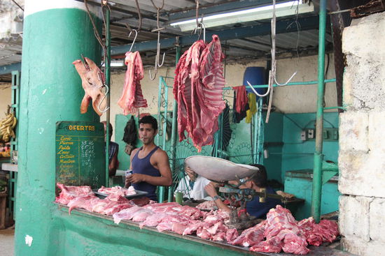 einer der vielen Märkte irgendwo in Havanna