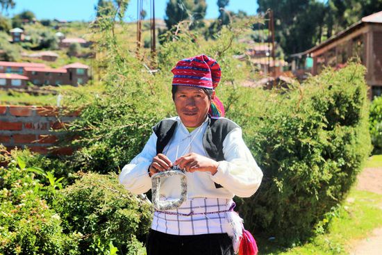 einer der strickenden Männer auf Taquille