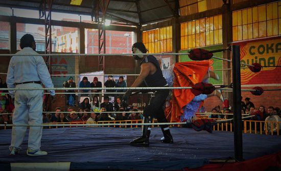 sieht schlimmer aus als es ist, da sowieso alles show...