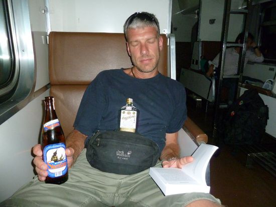 Lecker Weinschorle....und Thaiwhiskey