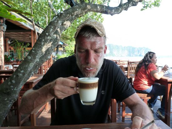 Latte macchiato laesst sich auch mit Nescafe zaubern....