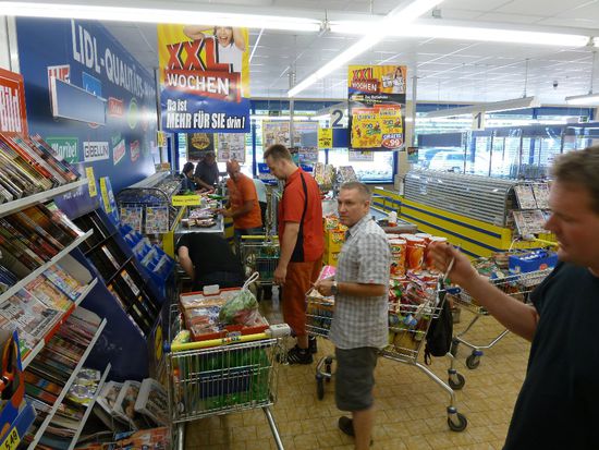 Der Captain beim Einkauf