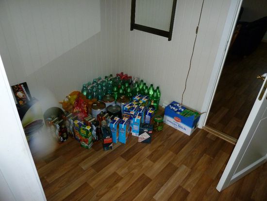 Flur mit Getränkebevorratung.....