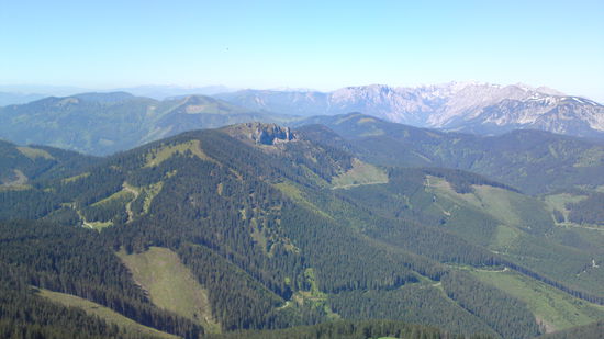 Über diese ganze Alm geht es weiter - Hochschwabgebirge bereits in Sicht!